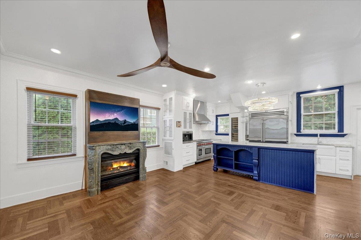 32 Deerfield Avenue Property Photo 8