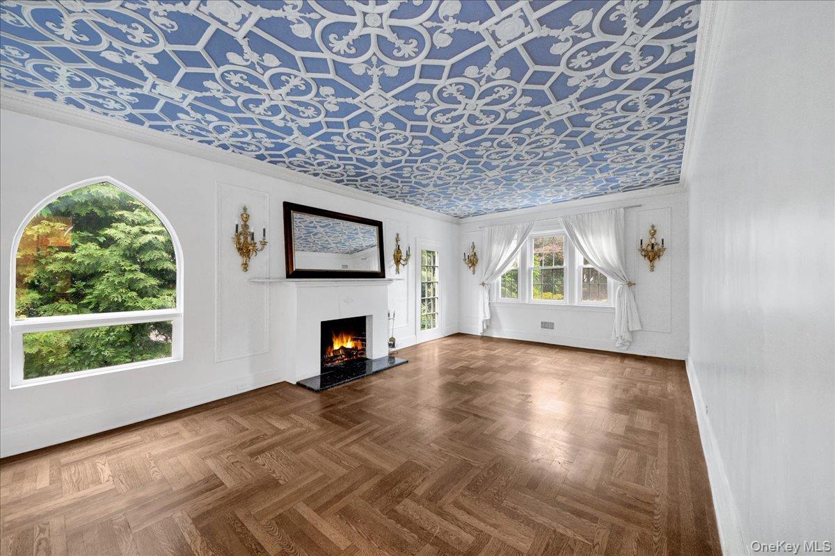 32 Deerfield Avenue Property Photo 11