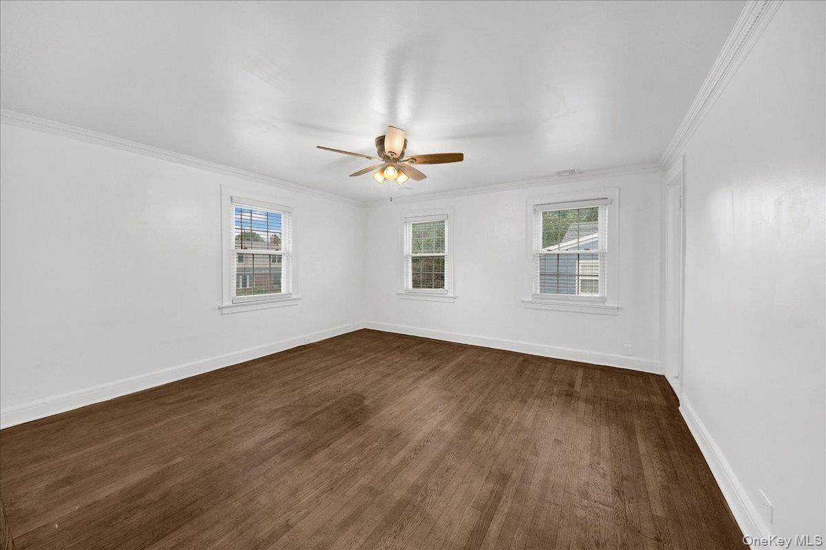 32 Deerfield Avenue Property Photo 16
