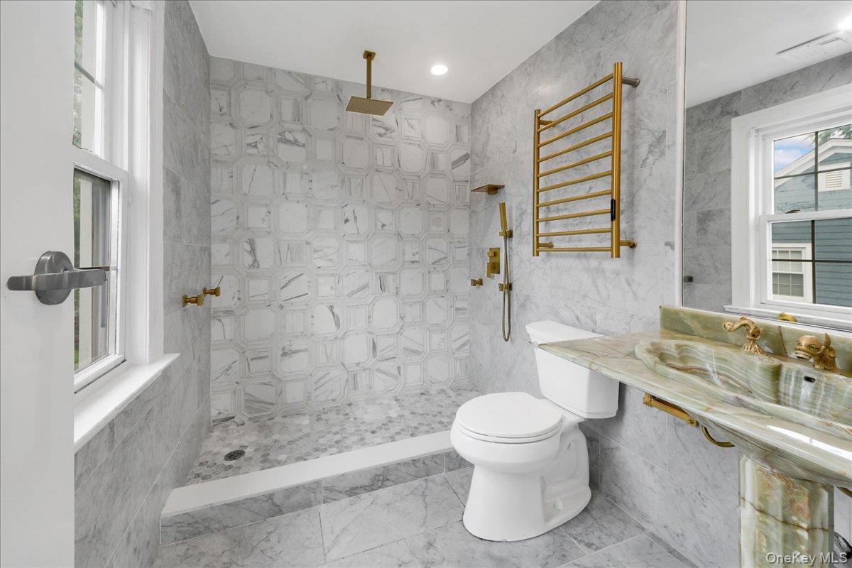 32 Deerfield Avenue Property Photo 18