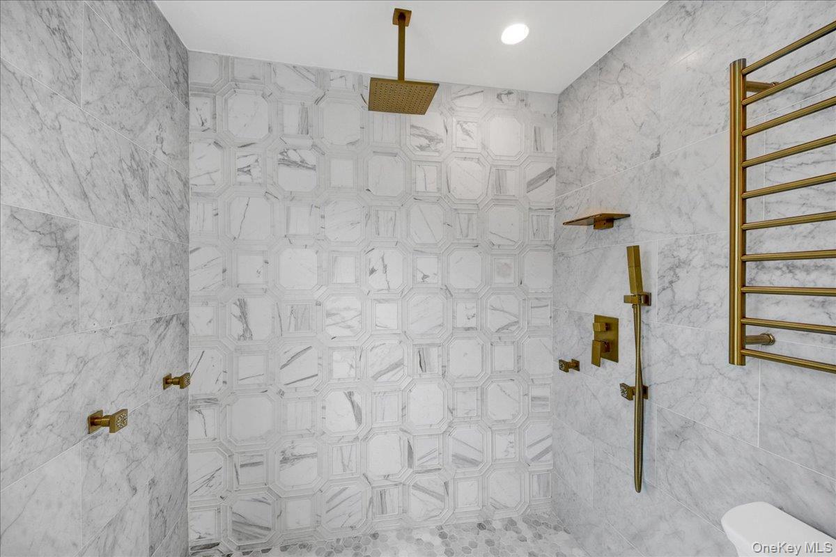 32 Deerfield Avenue Property Photo 19