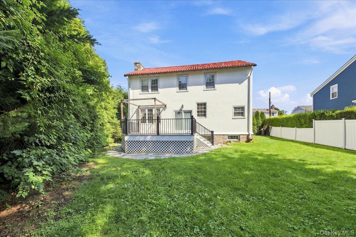32 Deerfield Avenue Property Photo 25