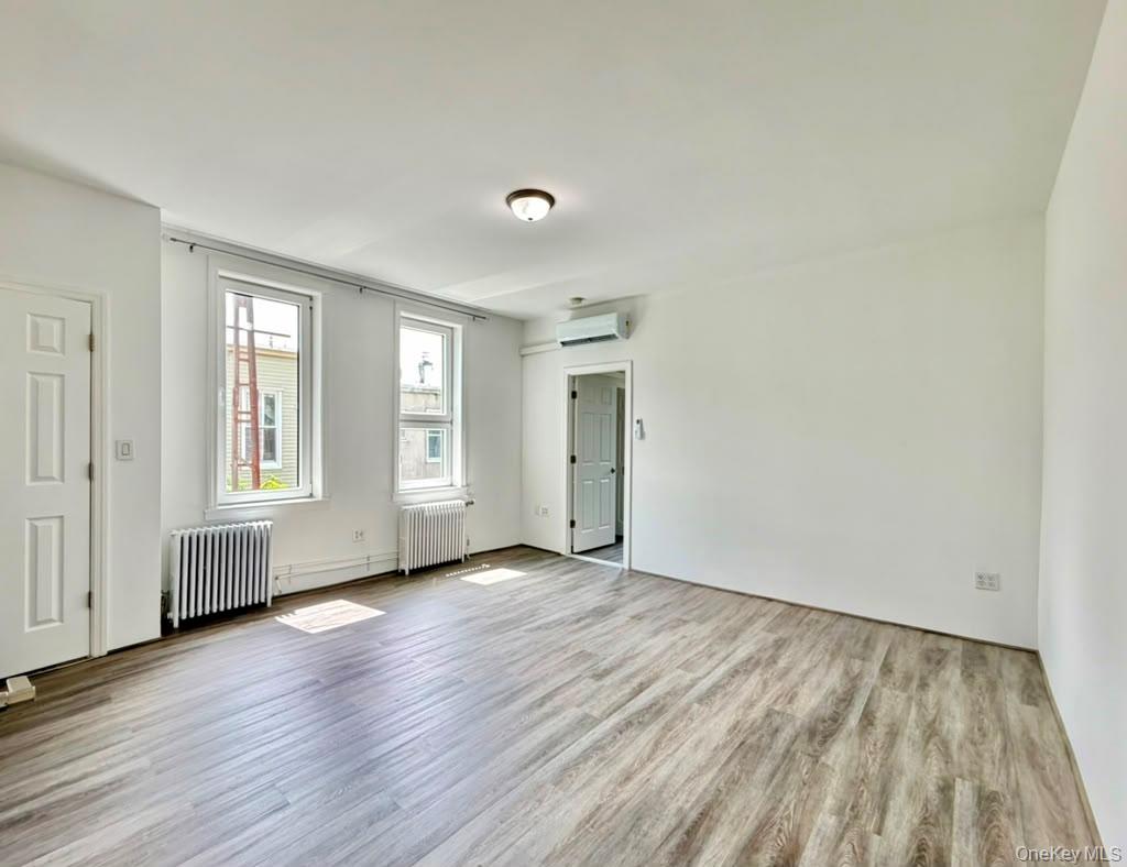 2011 Himrod Street Property Photo 5