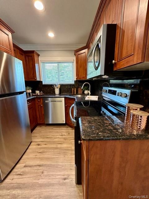 45 Golden Avenue E05 Property Photo 2