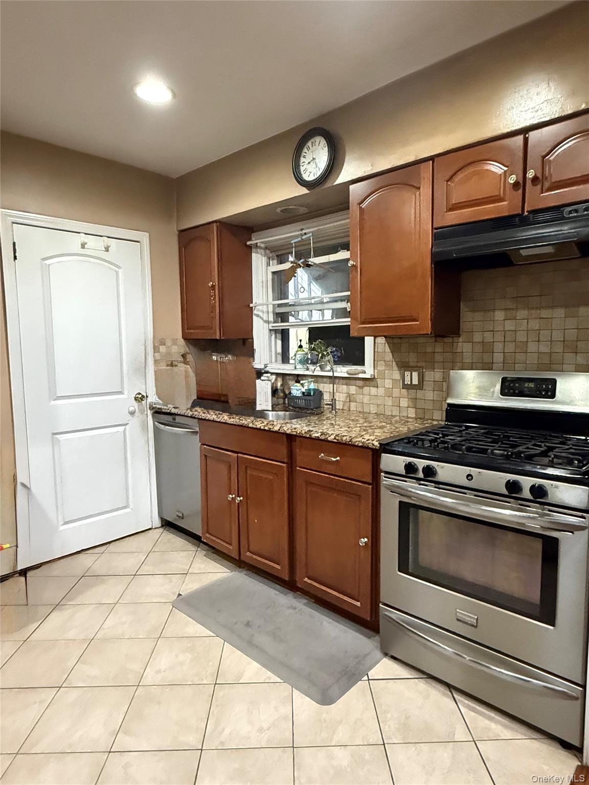 71 Ribbon Street Property Photo 7