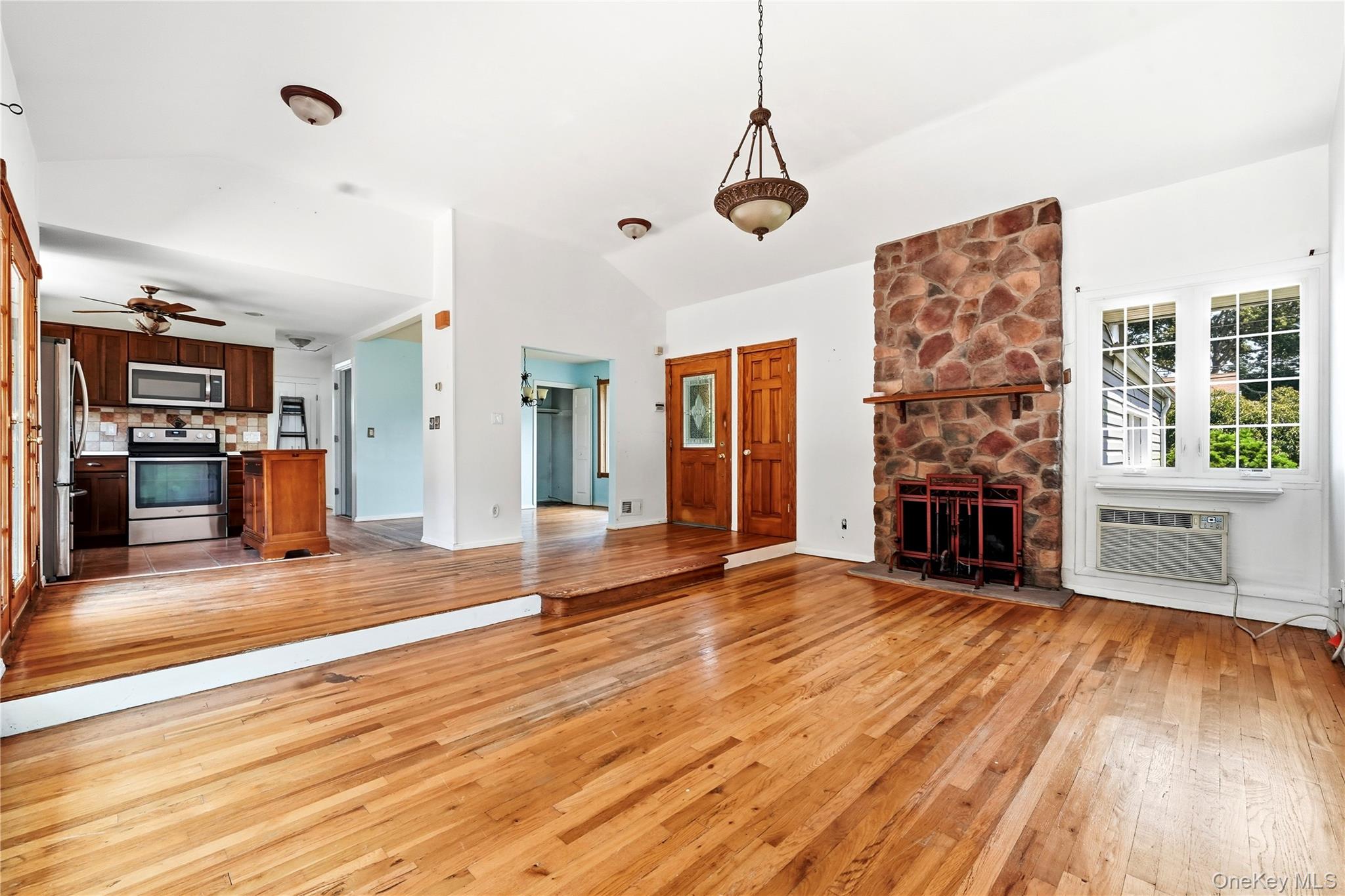 188 1st Avenue Property Photo 2
