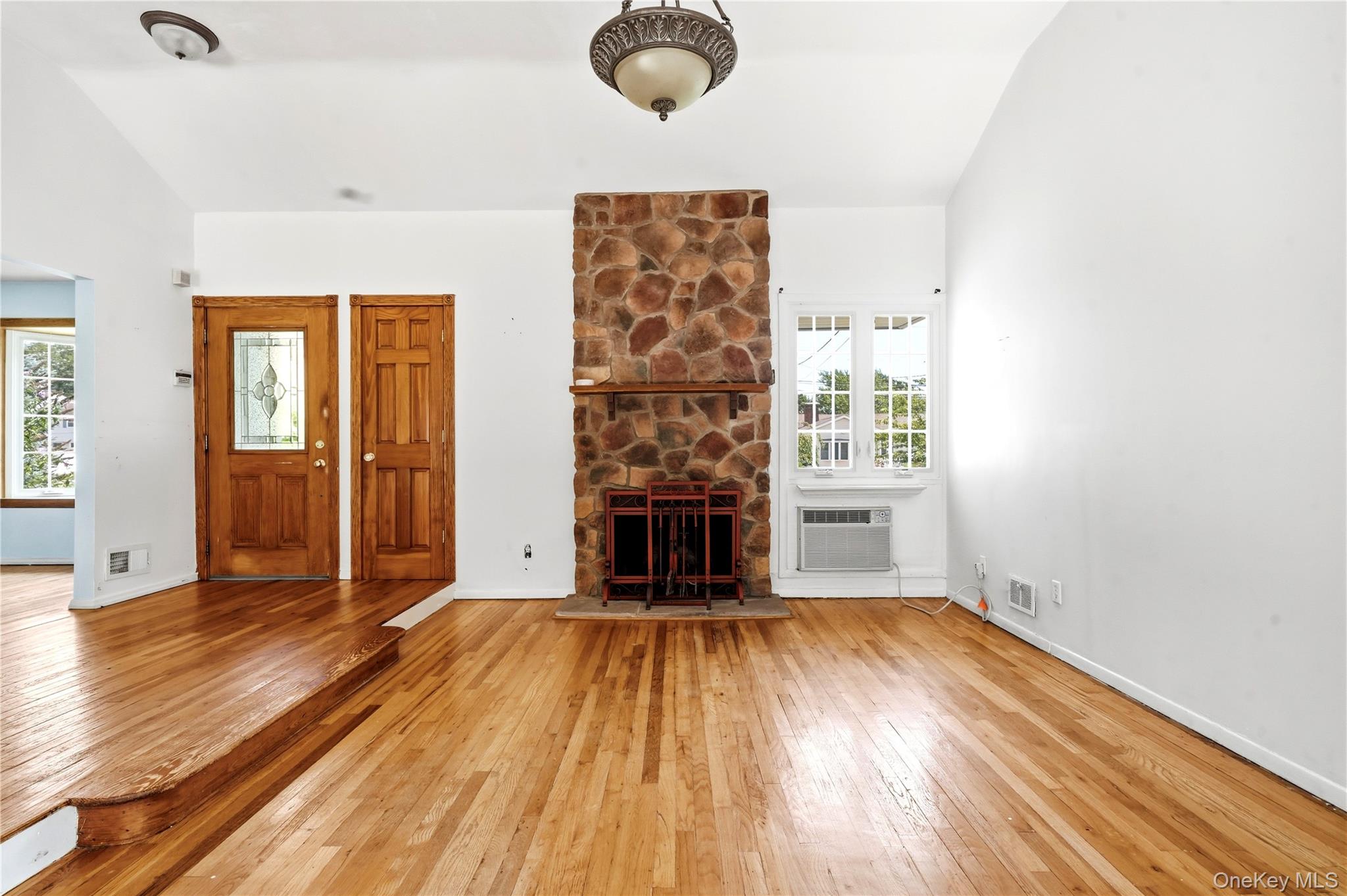188 1st Avenue Property Photo 7