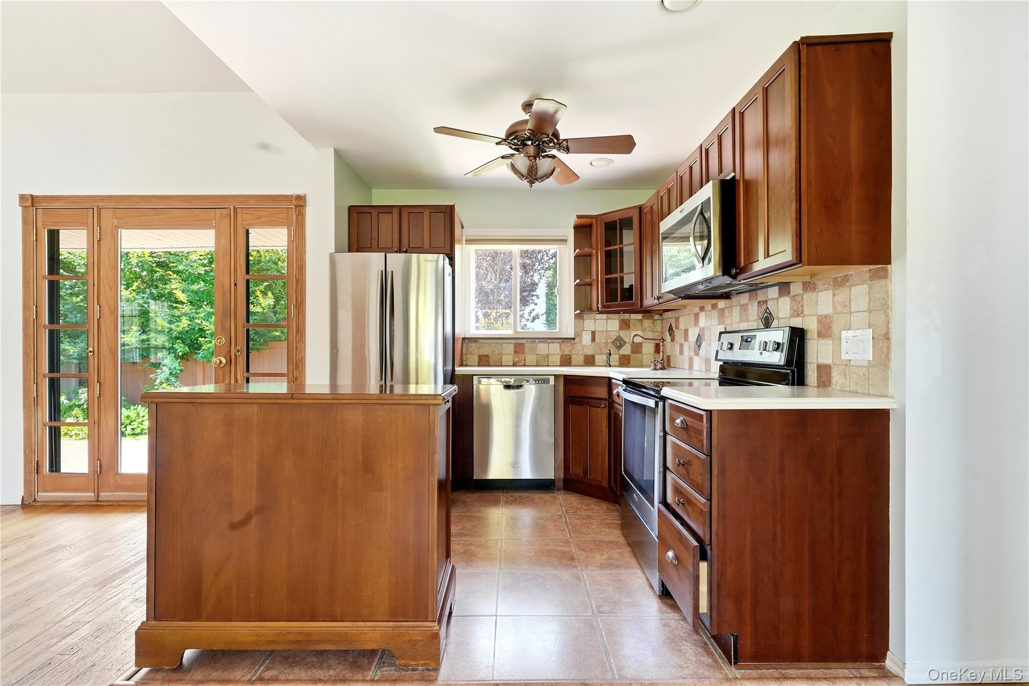188 1st Avenue Property Photo 8