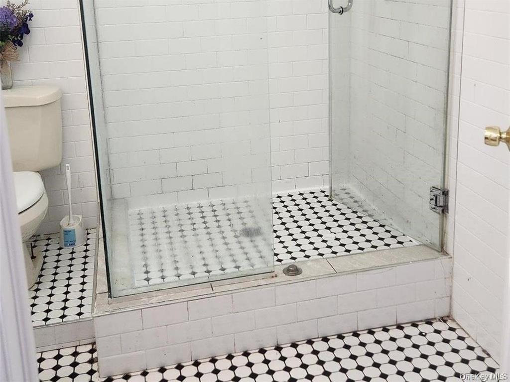 124 10th Avenue Property Photo 8