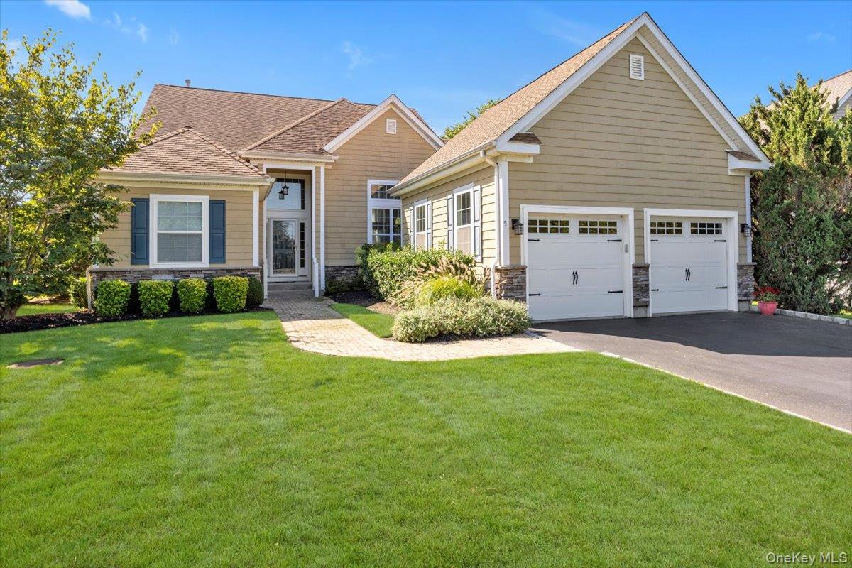 5 Wolfsbane Court Property Photo 1