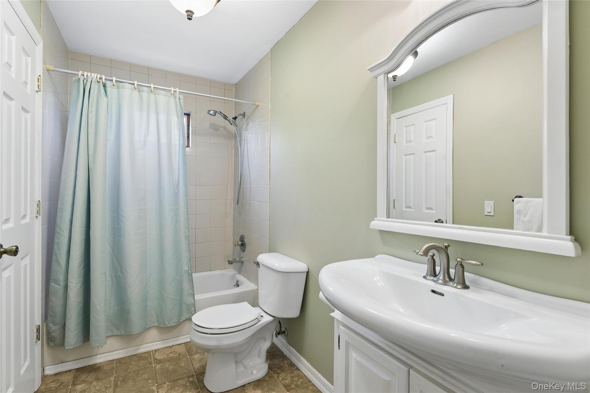 155 2nd Avenue Property Photo 11