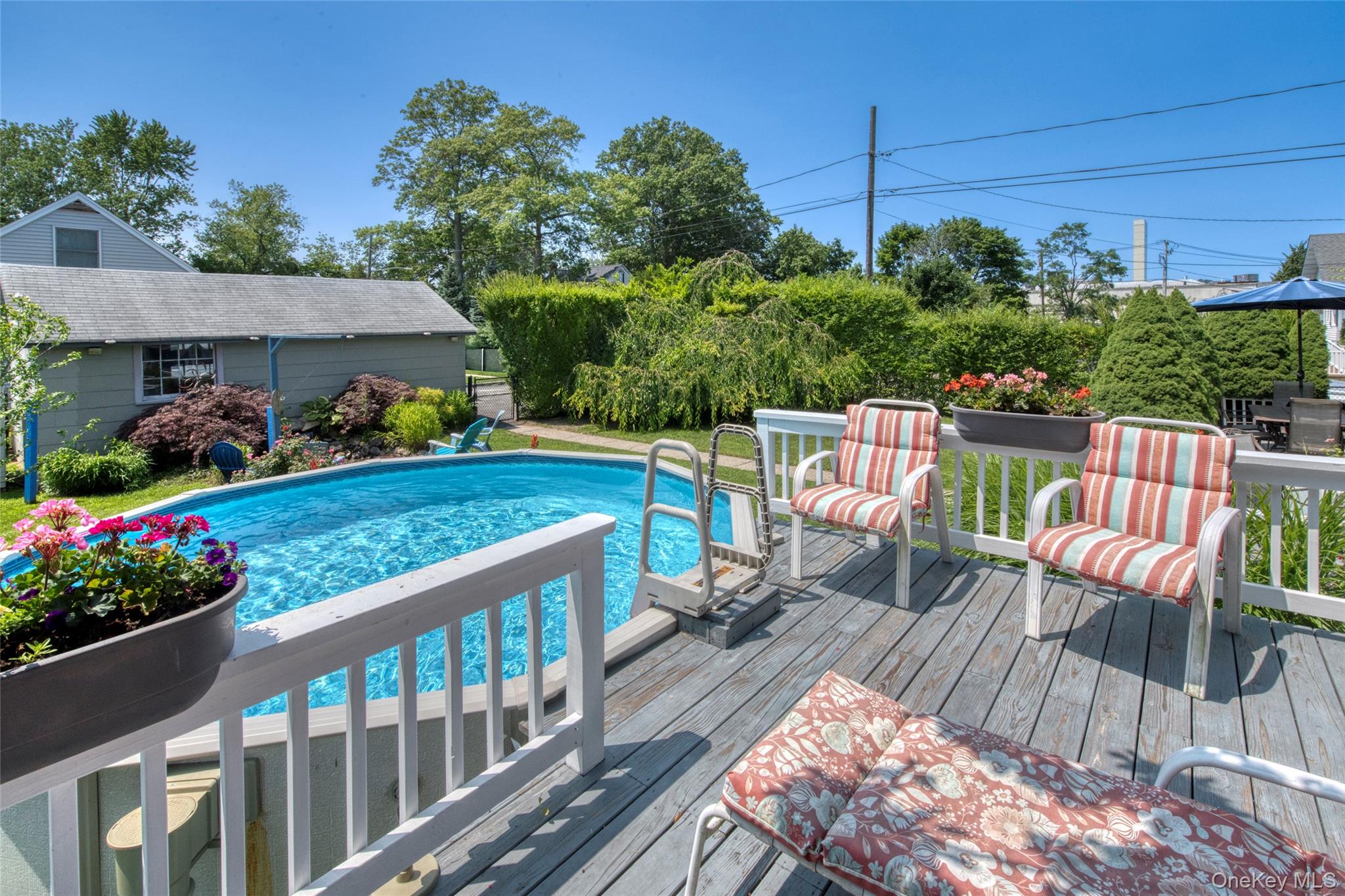 1227 Roanoke Avenue Property Photo 3