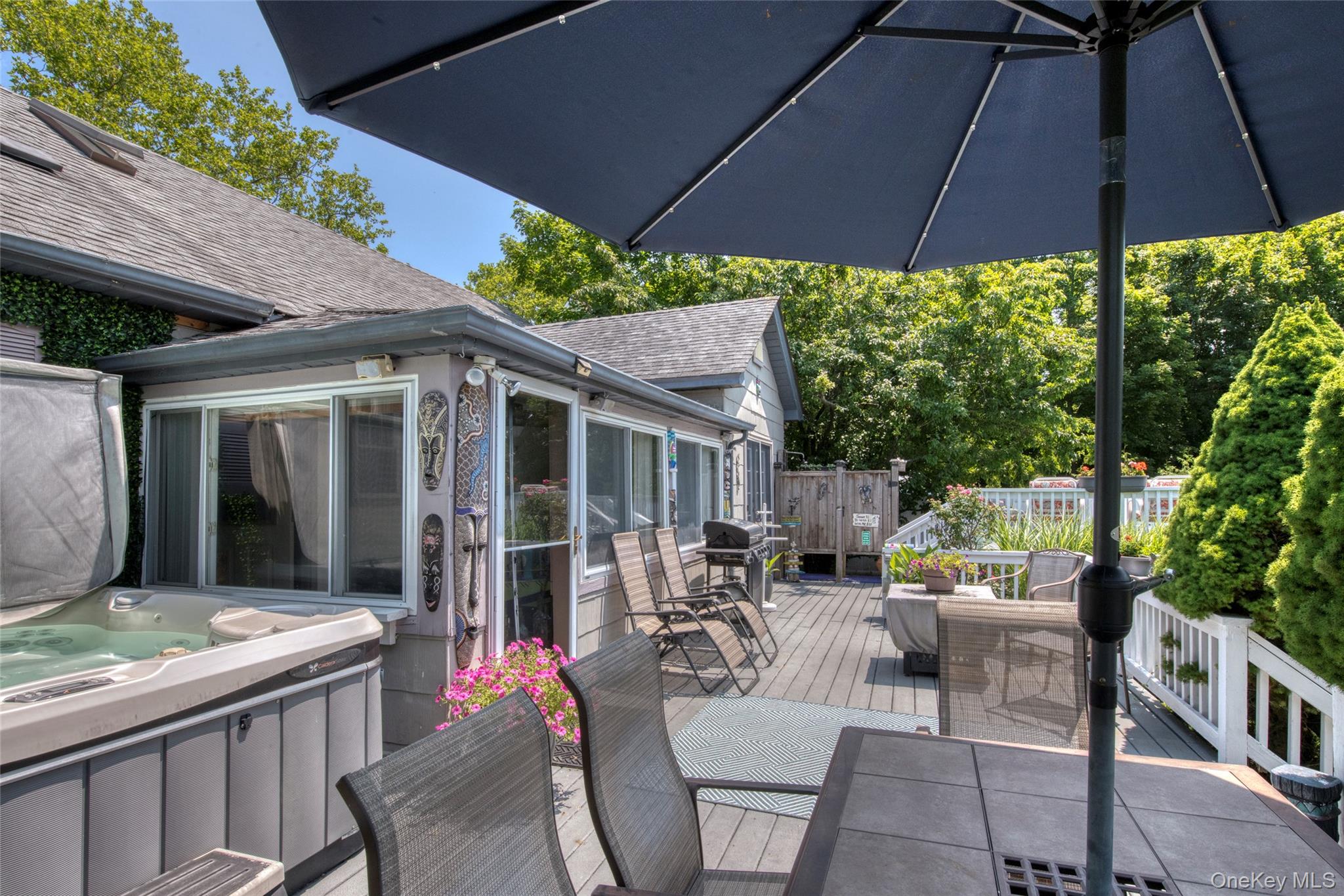 1227 Roanoke Avenue Property Photo 4