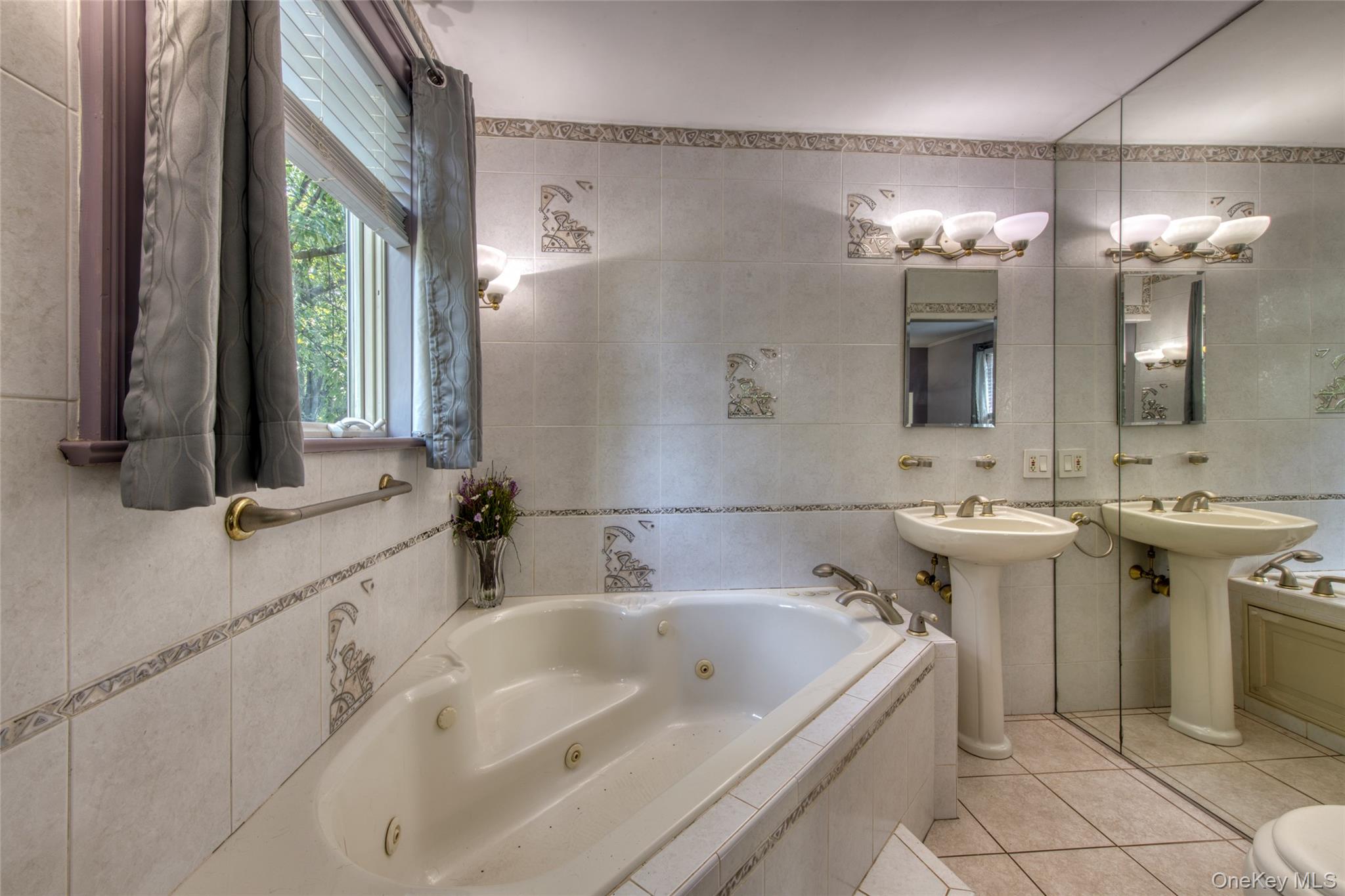 1227 Roanoke Avenue Property Photo 12