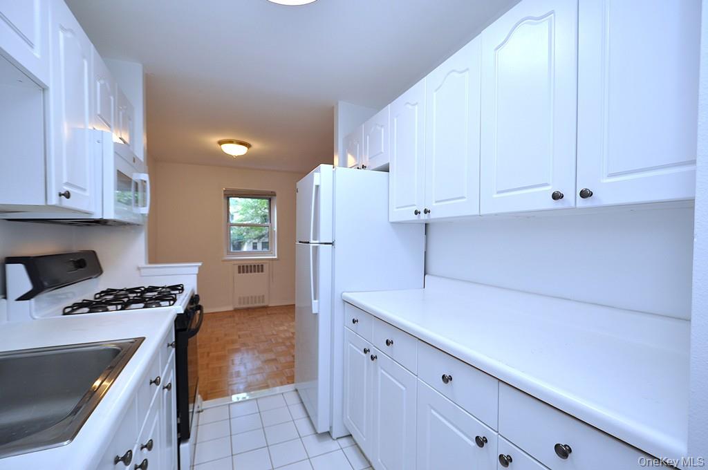 111 E Hartsdale Avenue 3d Property Photo 13