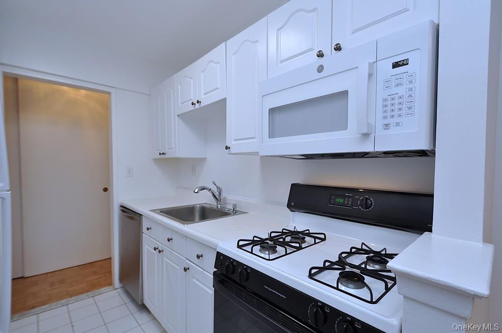 111 E Hartsdale Avenue 3d Property Photo 14