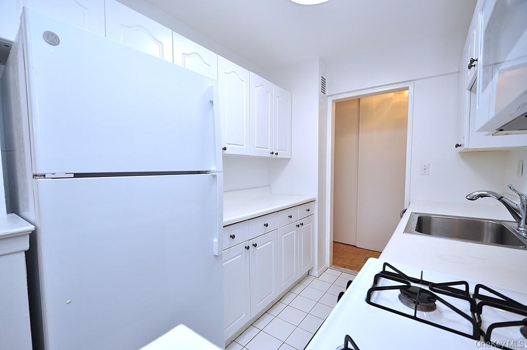 111 E Hartsdale Avenue 3d Property Photo 15