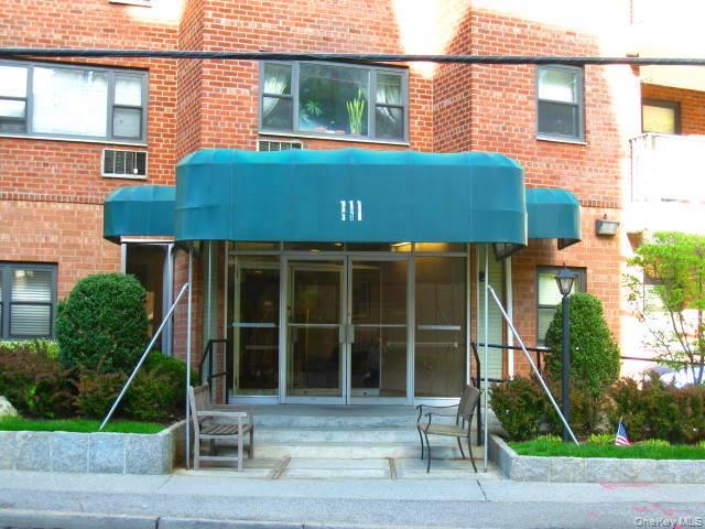 111 E Hartsdale Avenue 3d Property Photo 39
