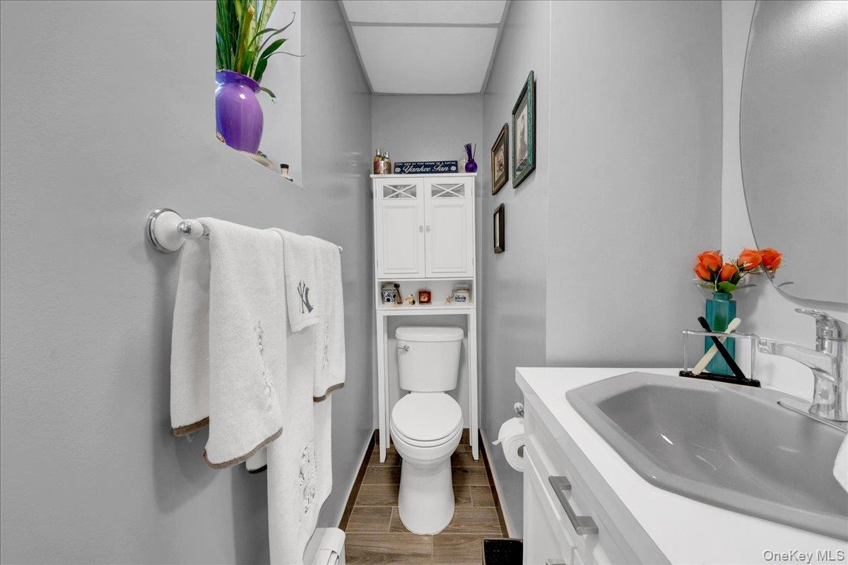 2544 Lurting Avenue Property Photo 13