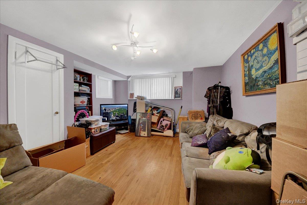 2544 Lurting Avenue Property Photo 26
