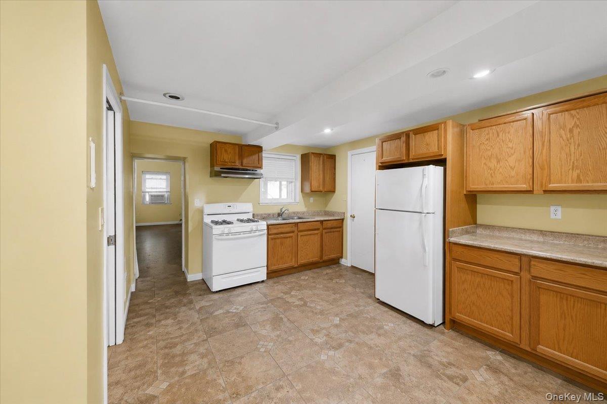 2544 Lurting Avenue Property Photo 32