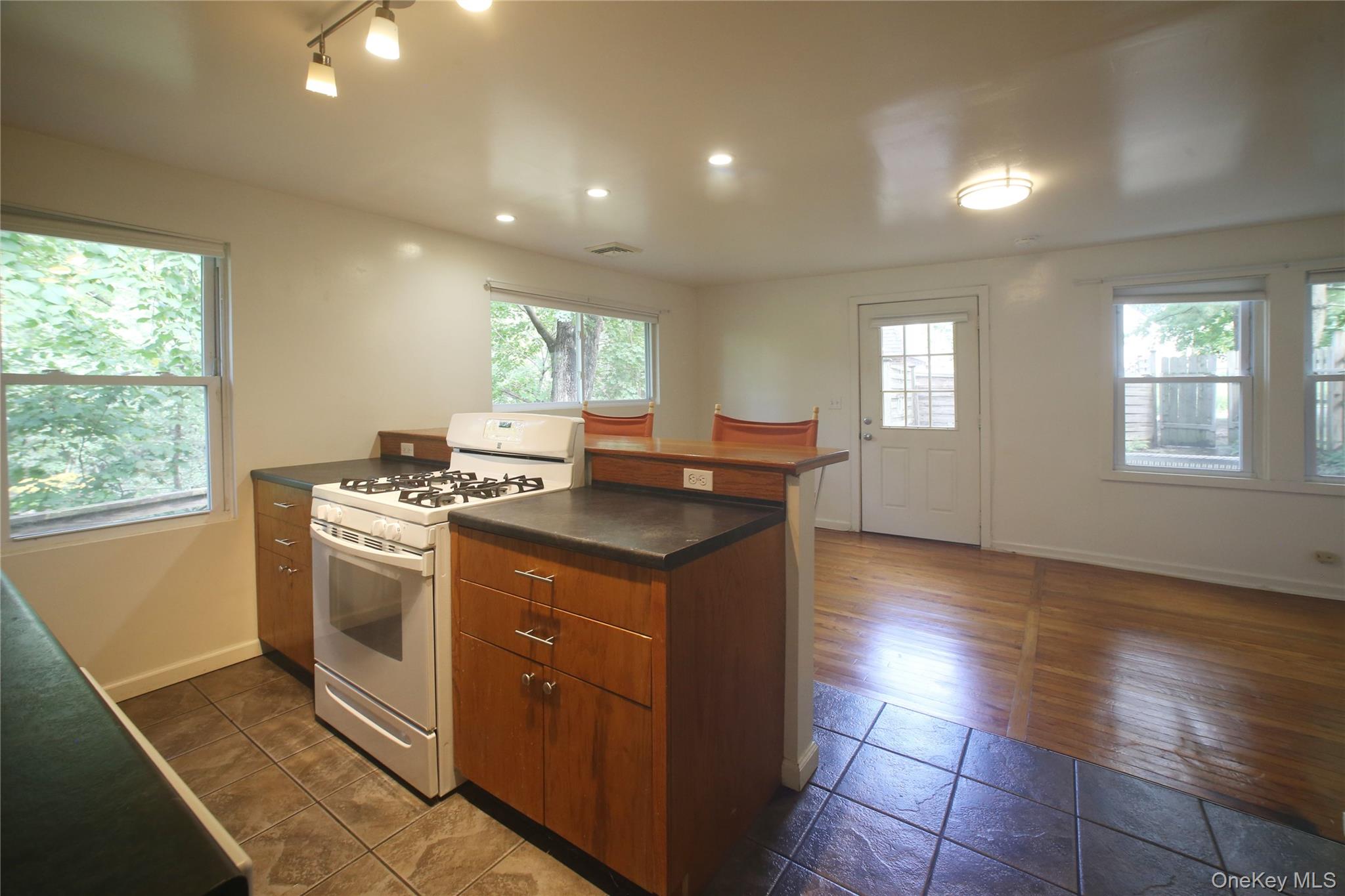 7 Bridge Street Property Photo 3