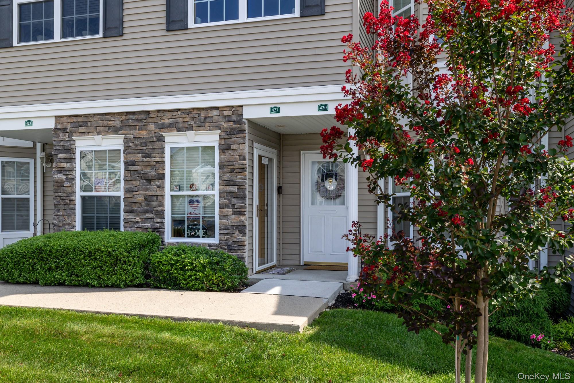 421 Autumn Drive Property Photo 2