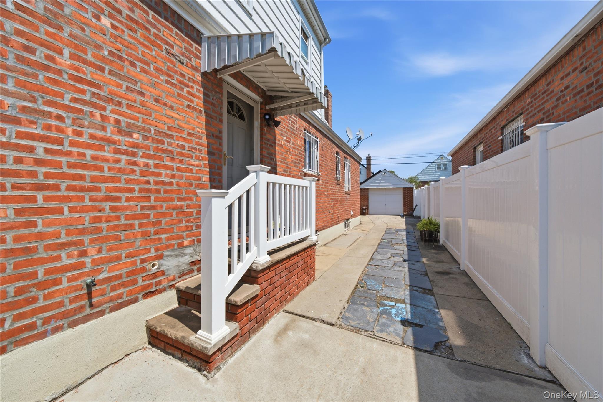 12043 232nd Street Property Photo 7