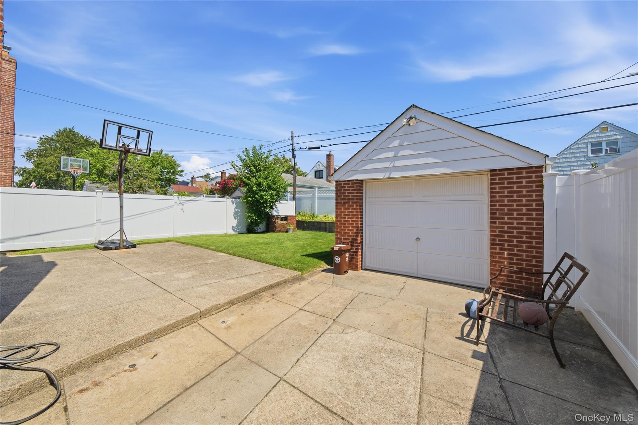 12043 232nd Street Property Photo 8