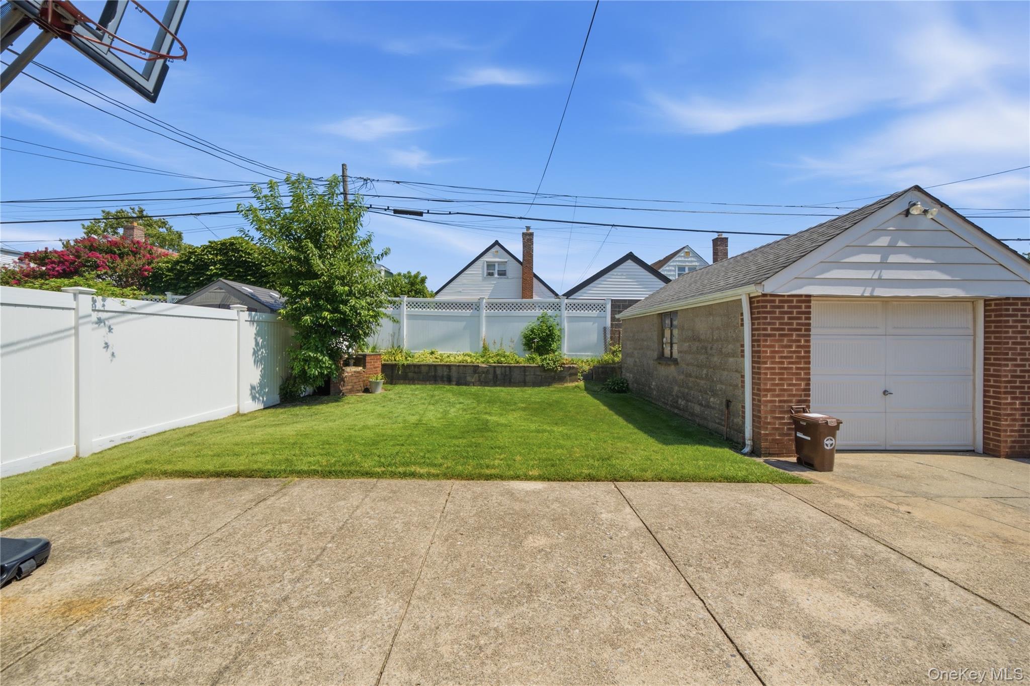12043 232nd Street Property Photo 10