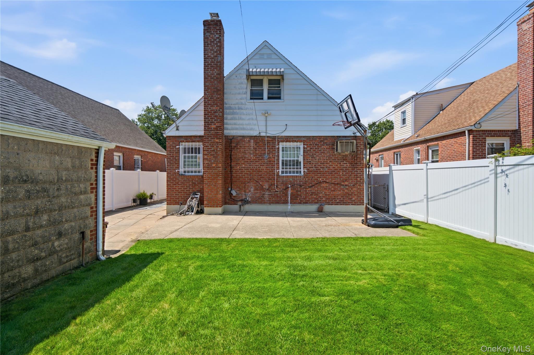 12043 232nd Street Property Photo 11