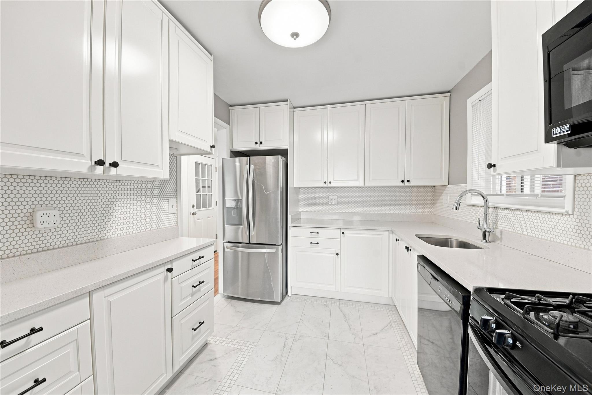 1812 Fowler Avenue 2 Property Photo 4