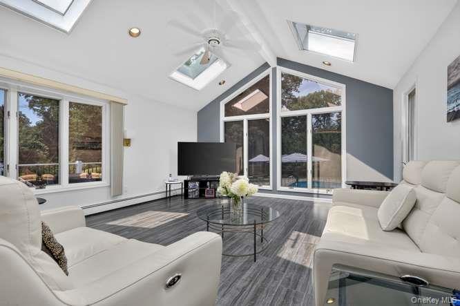 4 Woodleaf Court Property Photo 8