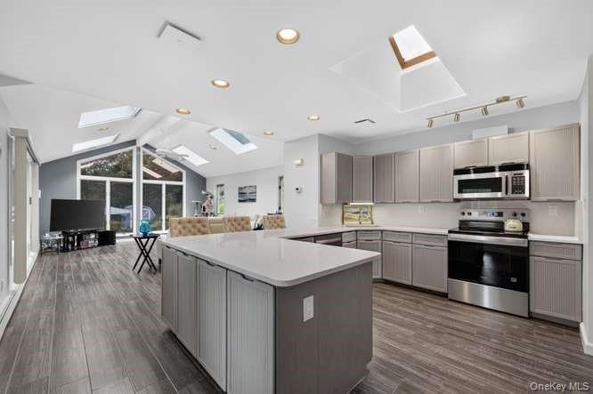 4 Woodleaf Court Property Photo 10