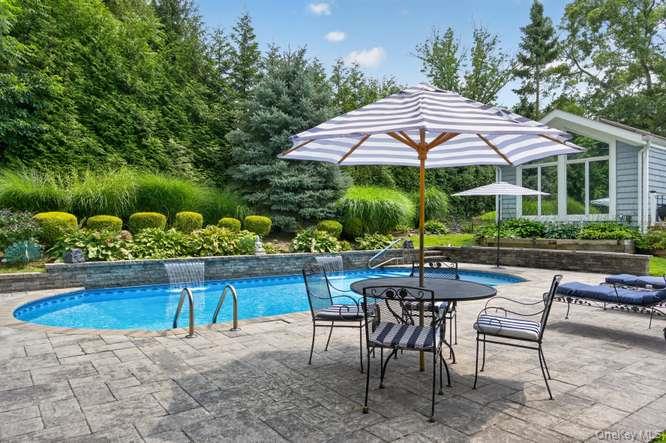 4 Woodleaf Court Property Photo 17