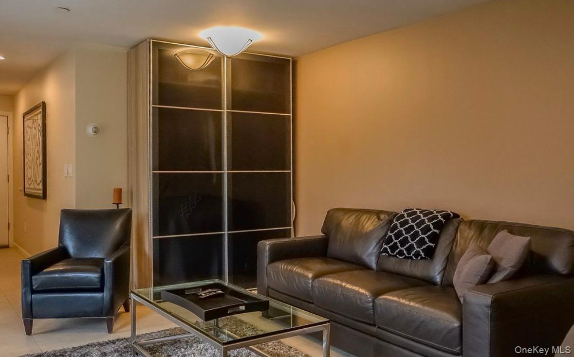 21-70 31 Street 3r Property Photo 6