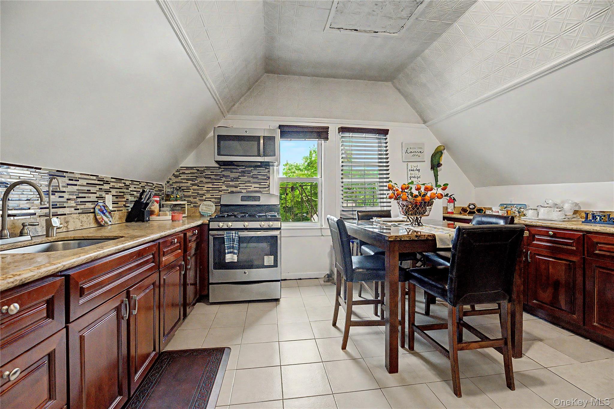 1913 Bogart Avenue Property Photo 7