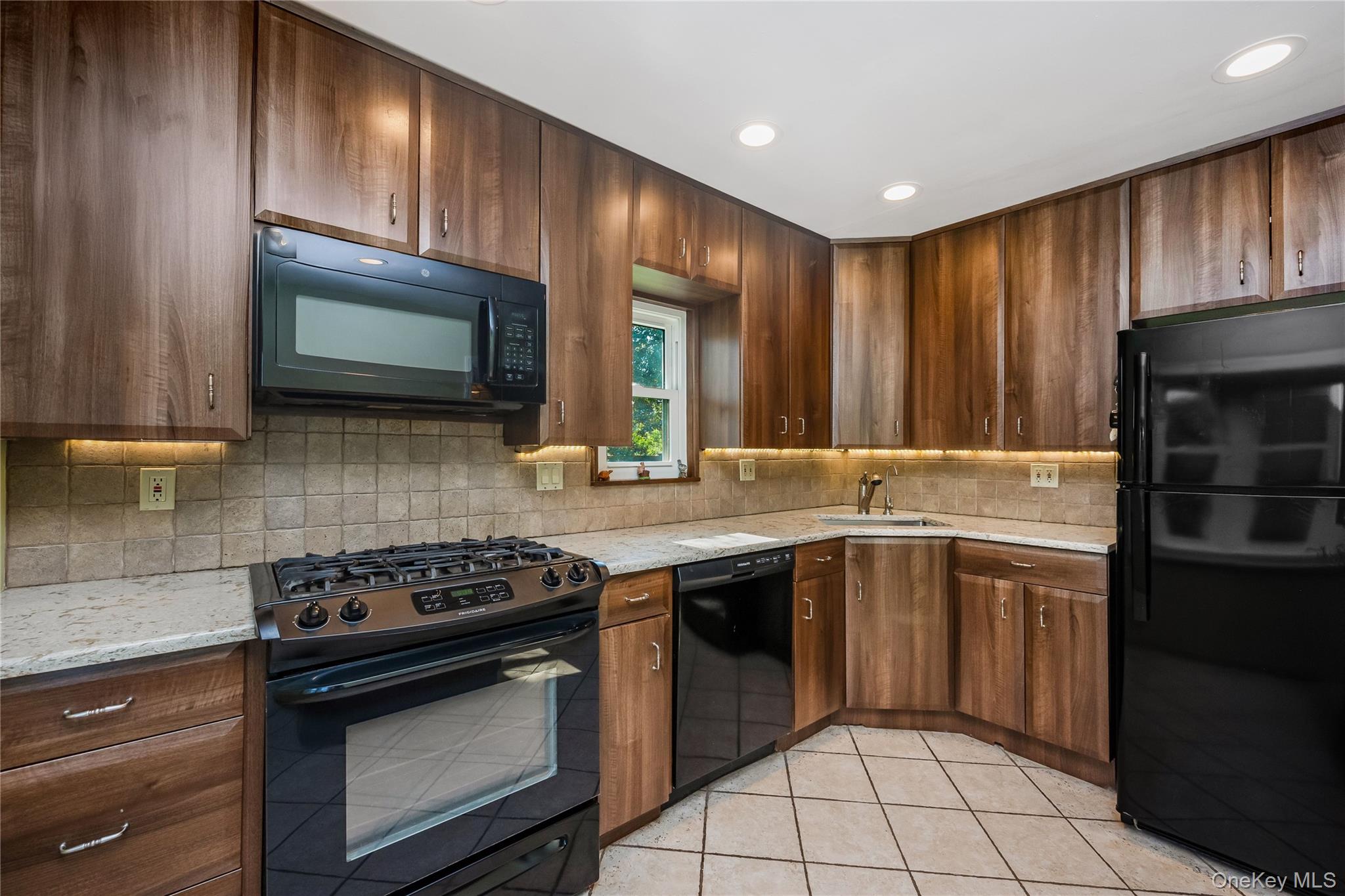 82 Herman Avenue Property Photo 3