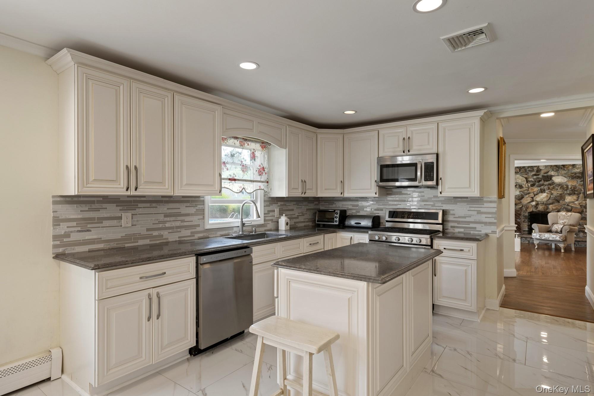 108 Burr Road Property Photo 14