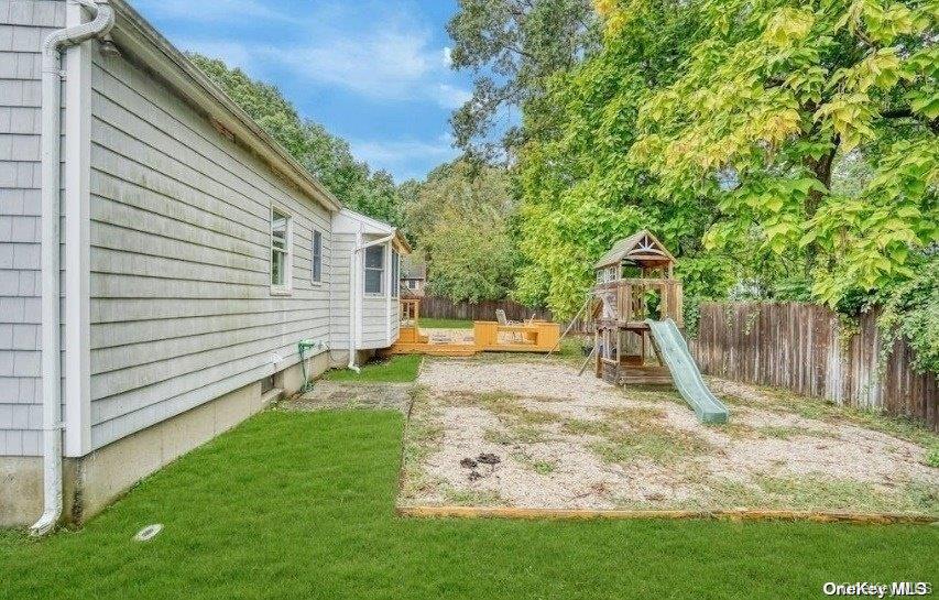 6 Willow Street Property Photo 5