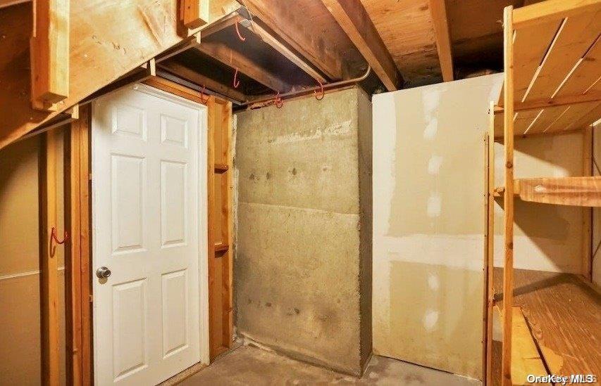 6 Willow Street Property Photo 21