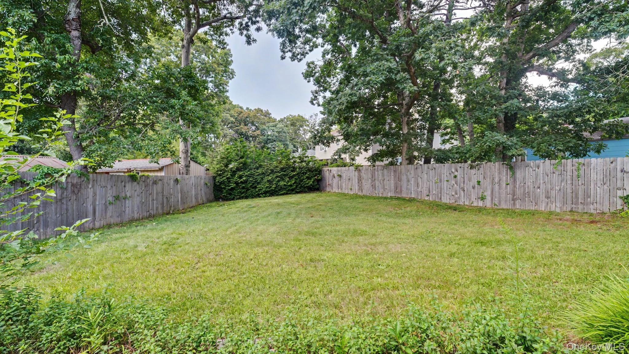 32 Lake Place Property Photo 2