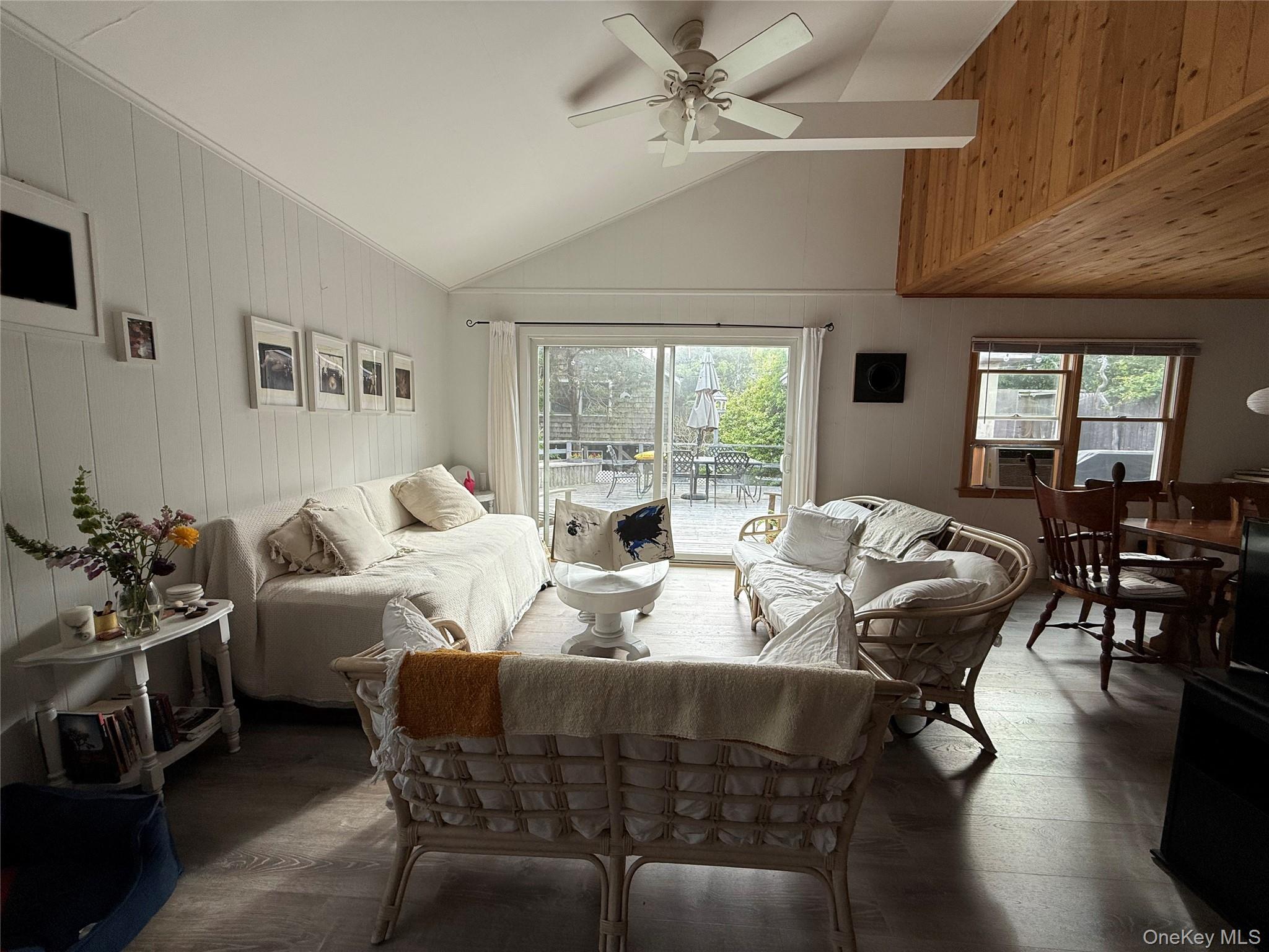 200 Surf Property Photo 2