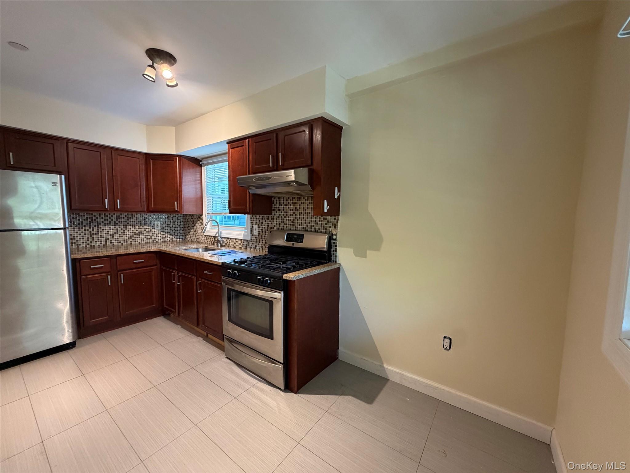 422 E Chester Street 2 Property Photo 8