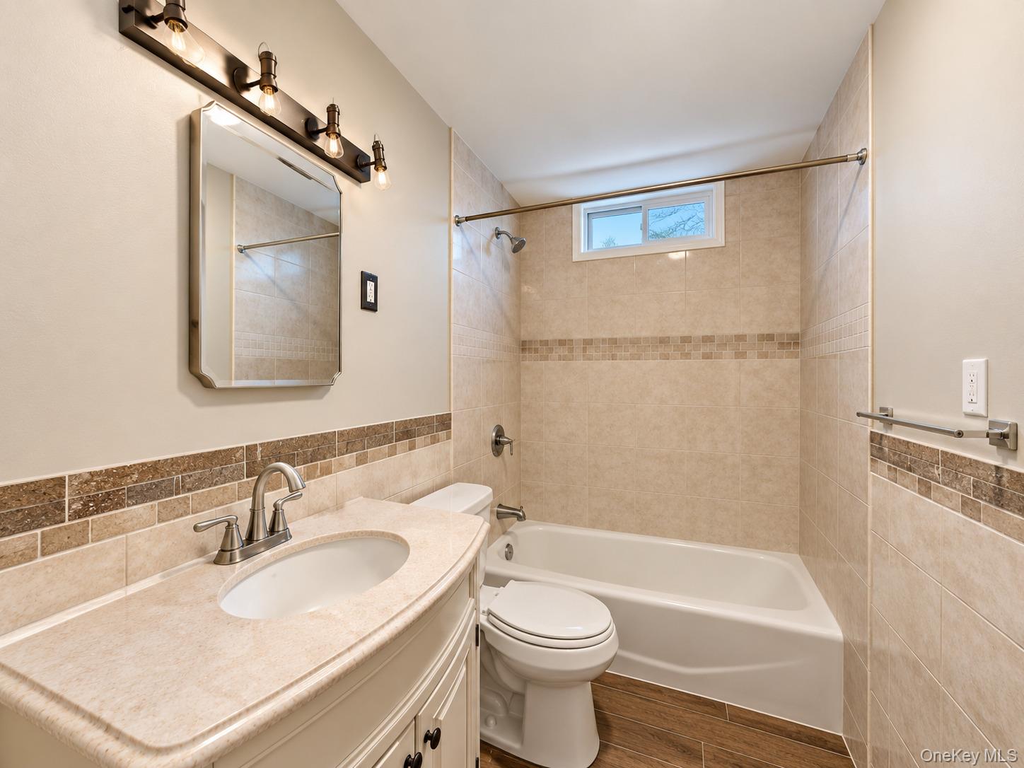 422 E Chester Street 2 Property Photo 8