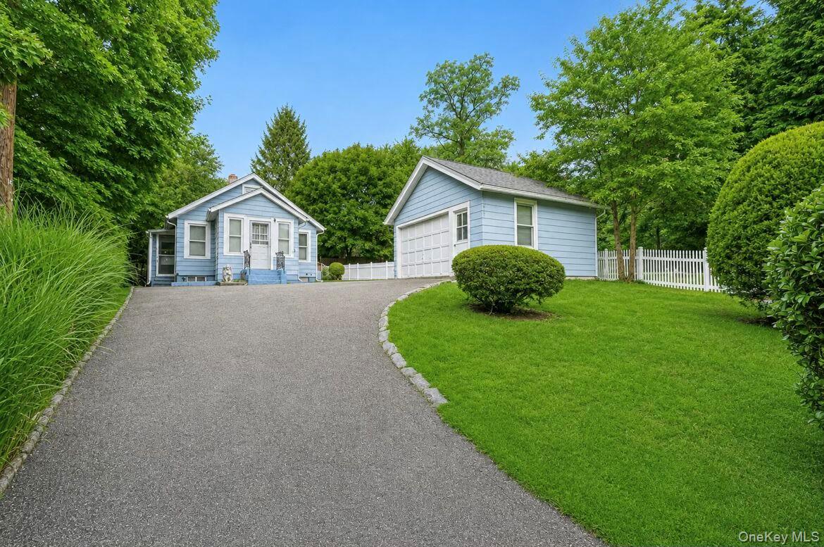 208 Vineyard Road Property Photo 1
