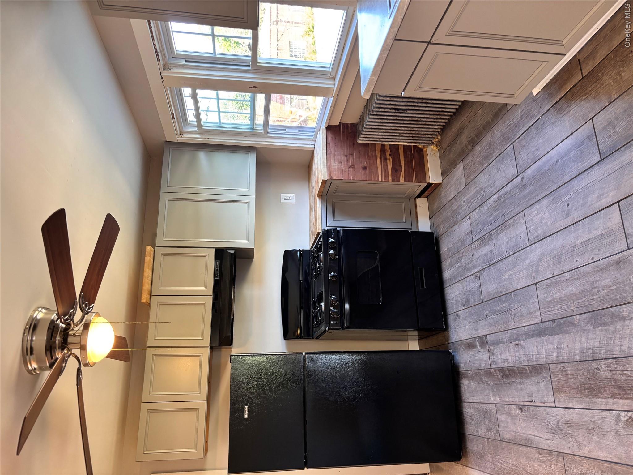362 Mansion Street Property Photo 3