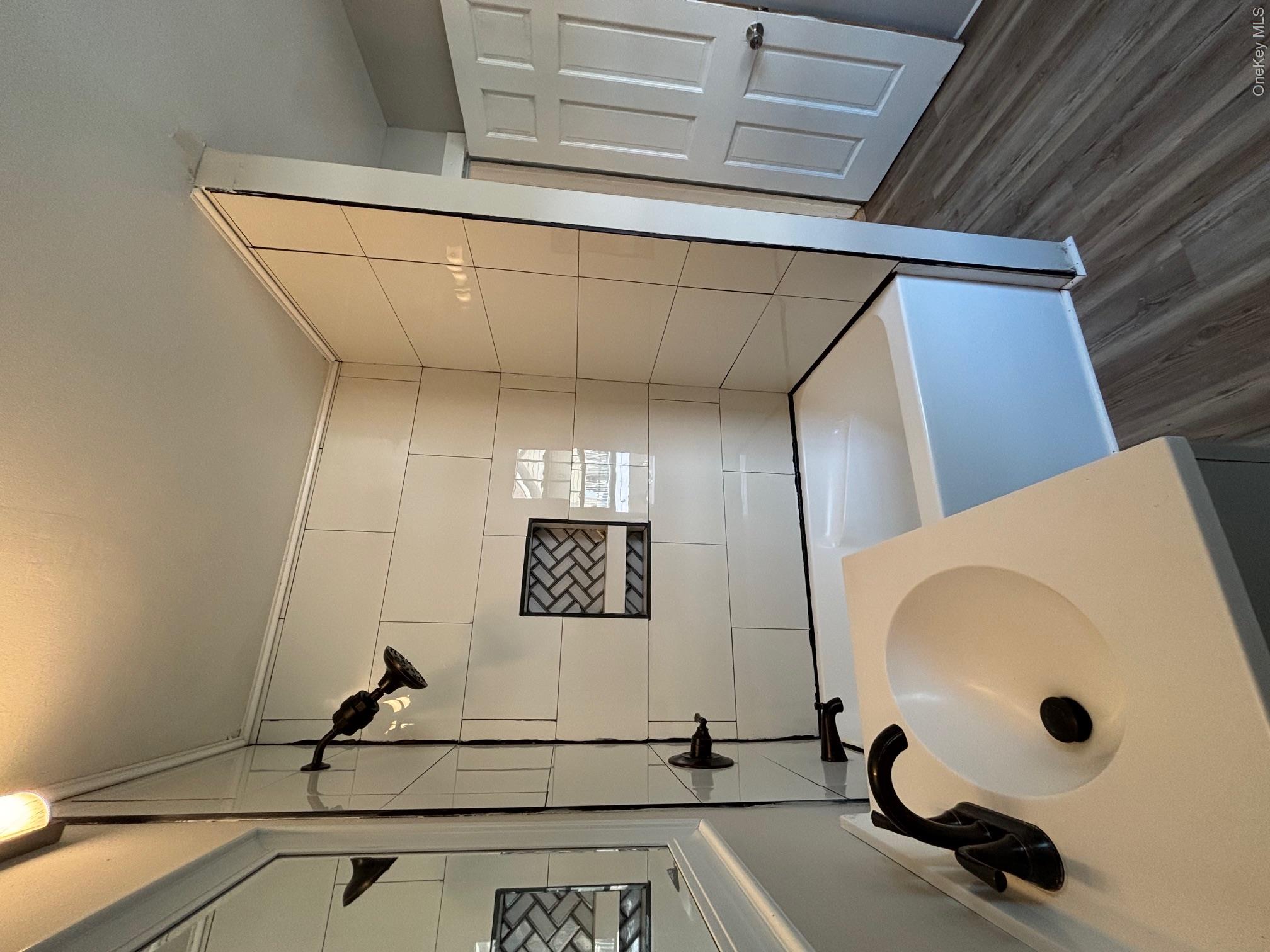362 Mansion Street Property Photo 6
