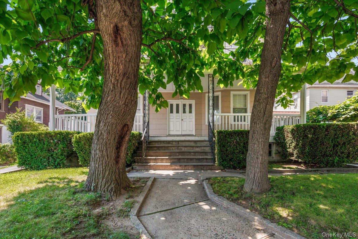 249 Centre Avenue Property Photo 3
