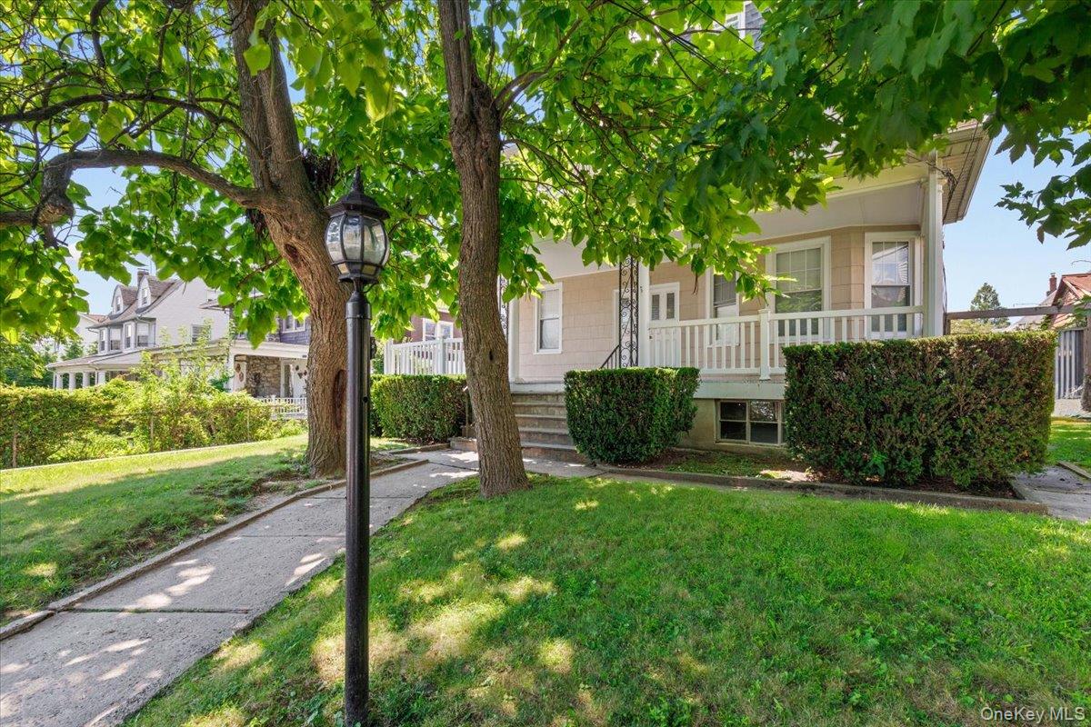 249 Centre Avenue Property Photo 4